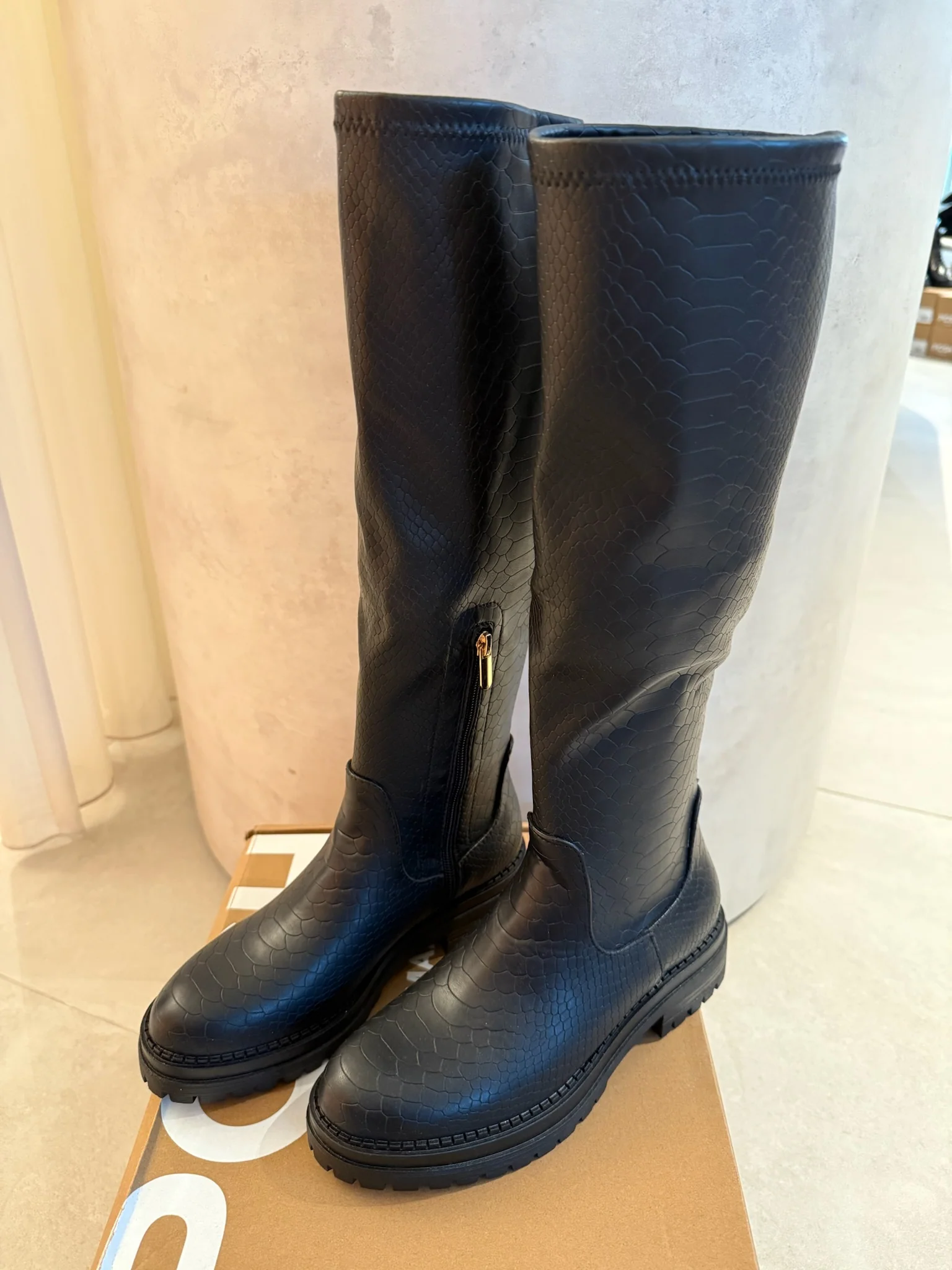 Black Boots Stretch/Snake - Posh