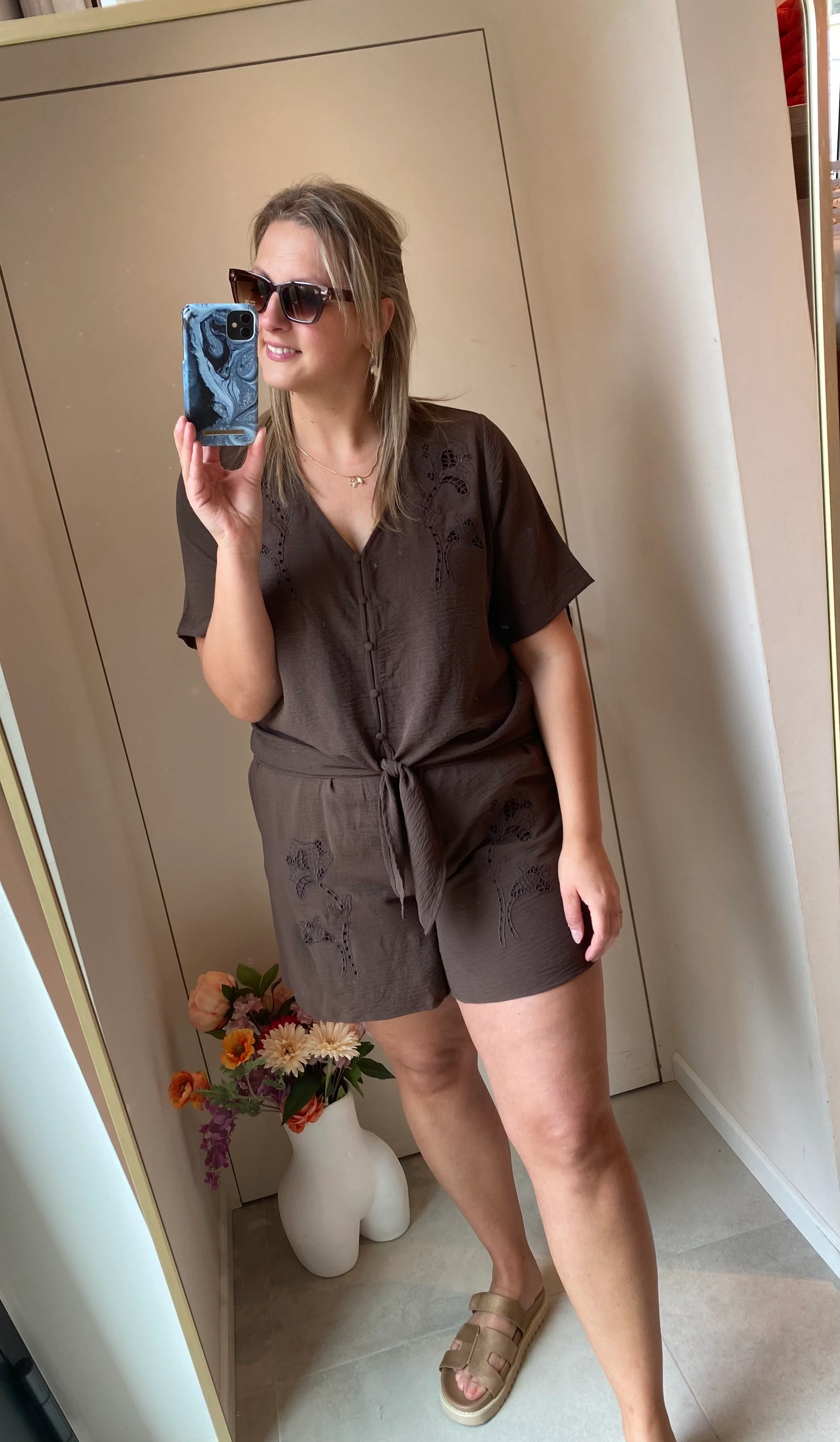 Evalou Metta Embroidery Short Chocolate - Only Carmakoma