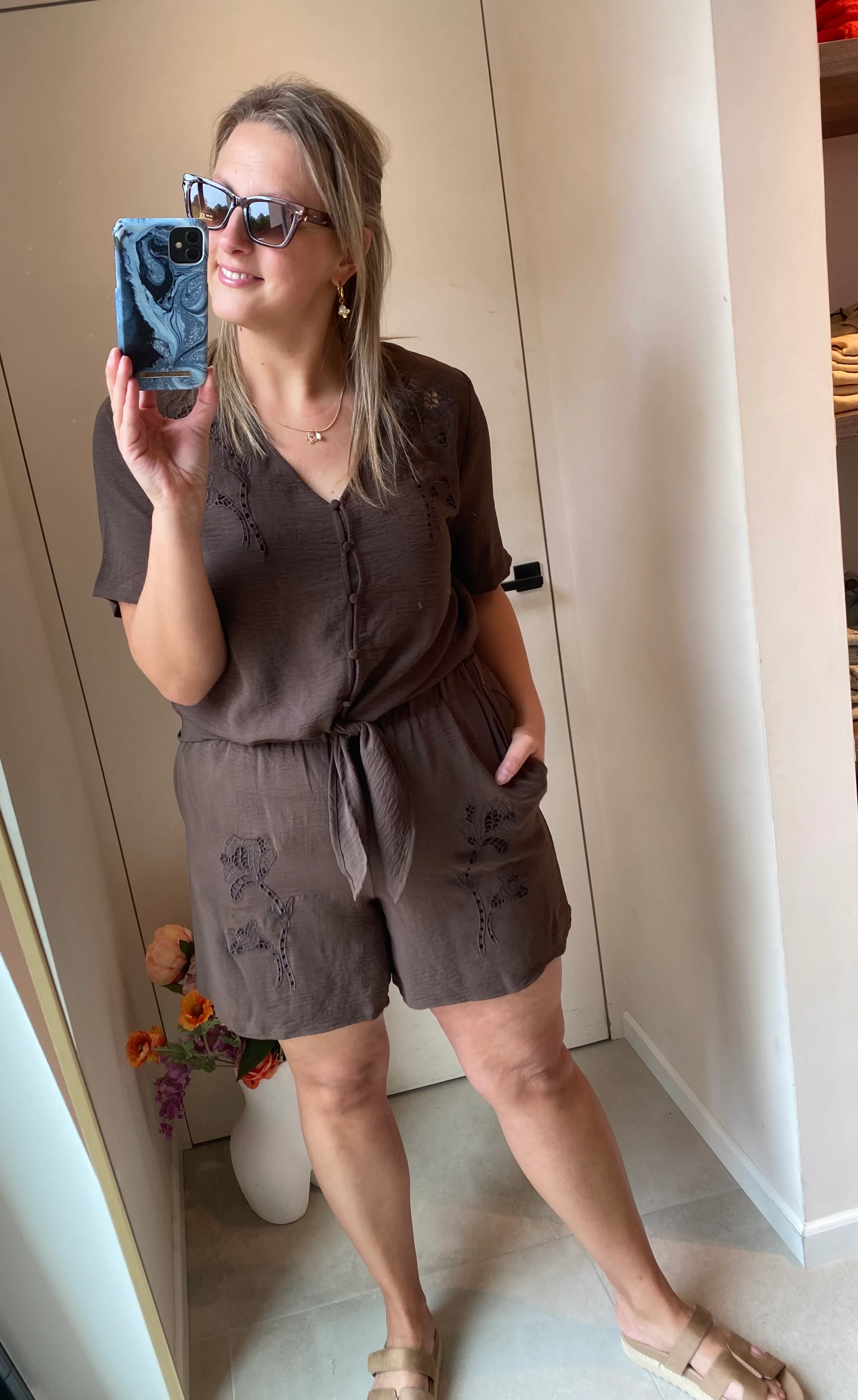 Evalou Metta Embroidery Short Chocolate - Only Carmakoma - Image 2