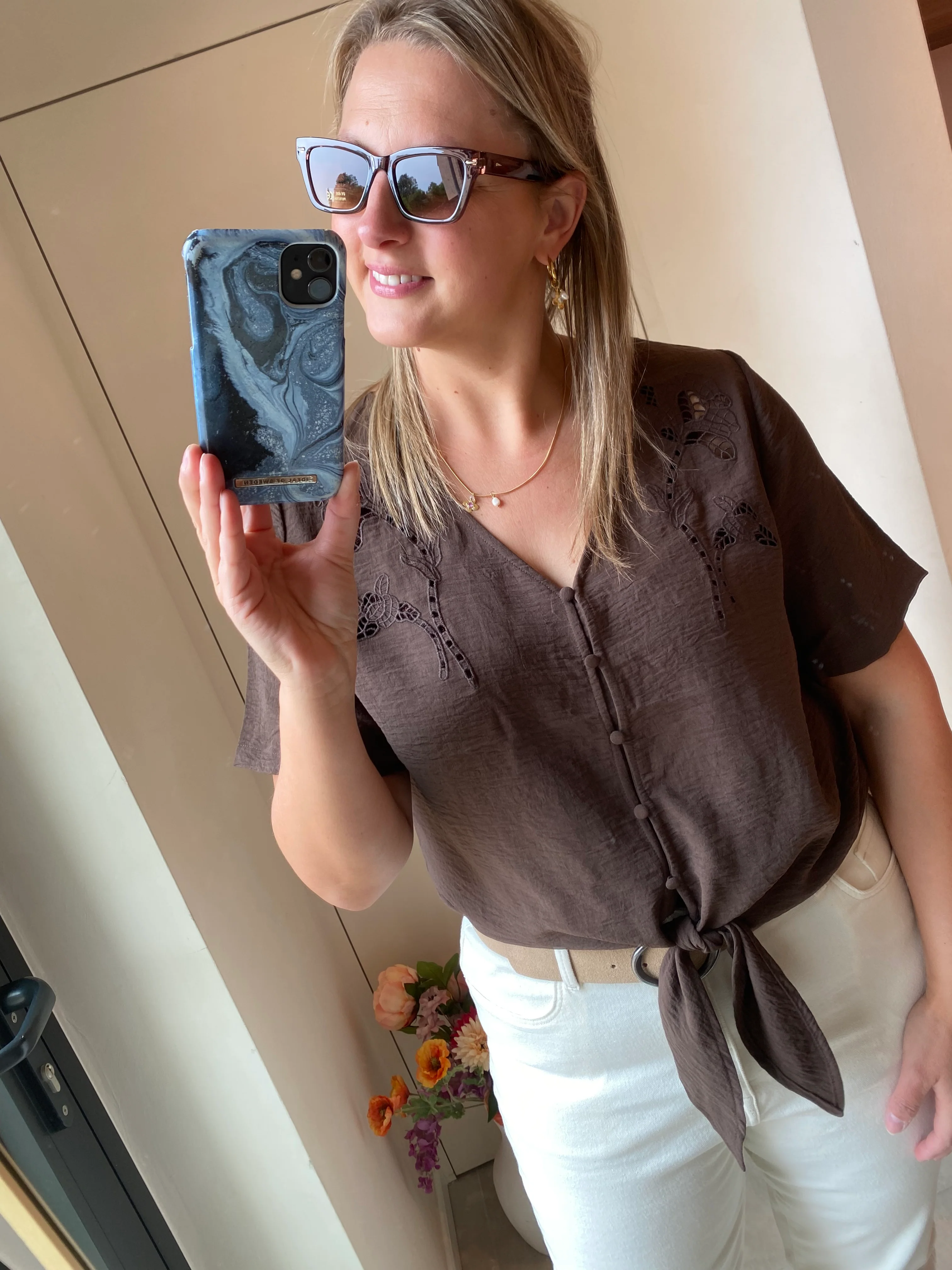Evalou Metta Knot Shirt Chocolate - Only Carmakoma