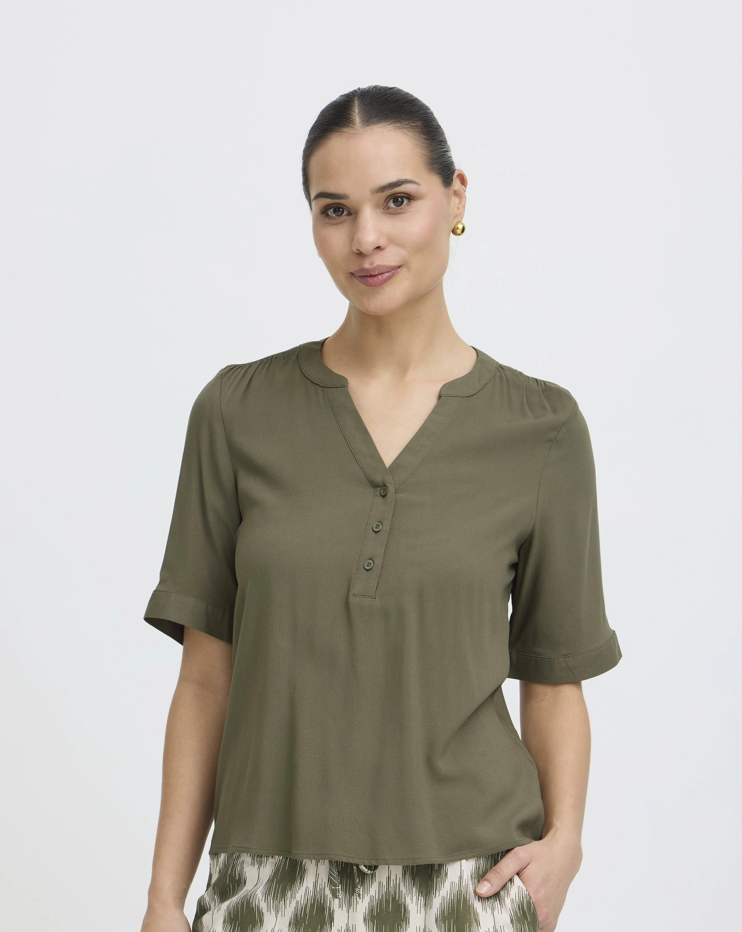 MJoella VNeck Top Kalamata - B.Young - Image 2